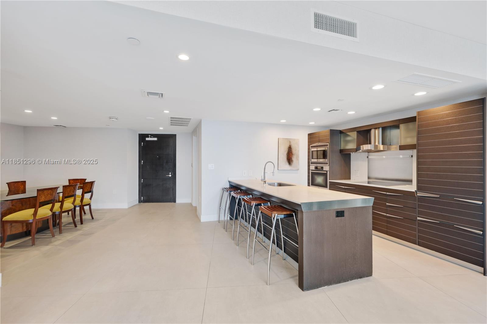 image Epic West Condo4