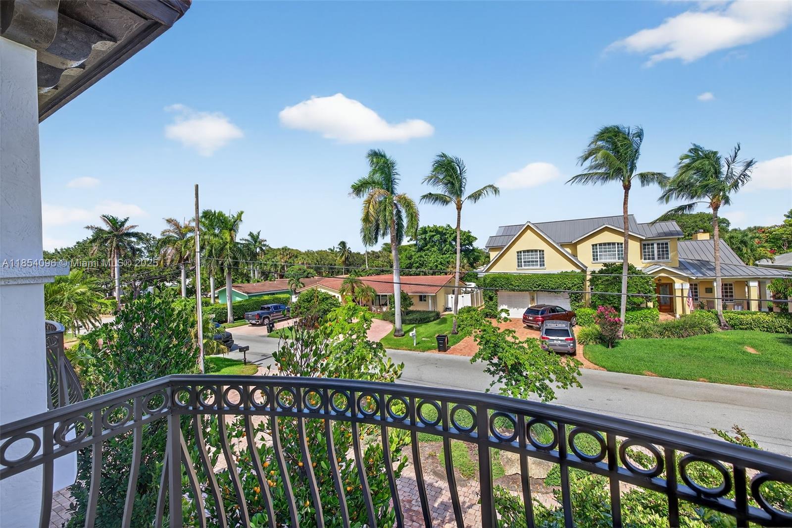 2649 NE 26th Ave Lighthouse Point, FL 33064