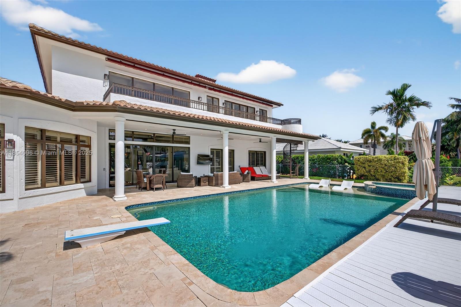 2649 NE 26th Ave Lighthouse Point, FL 33064