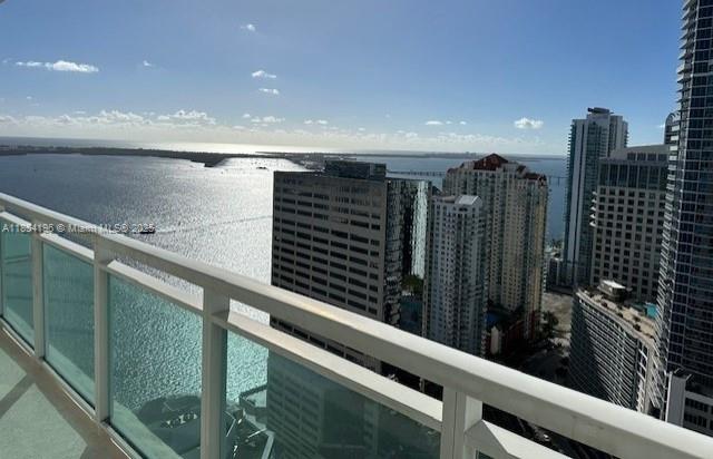 950 Brickell Bay Dr #4007