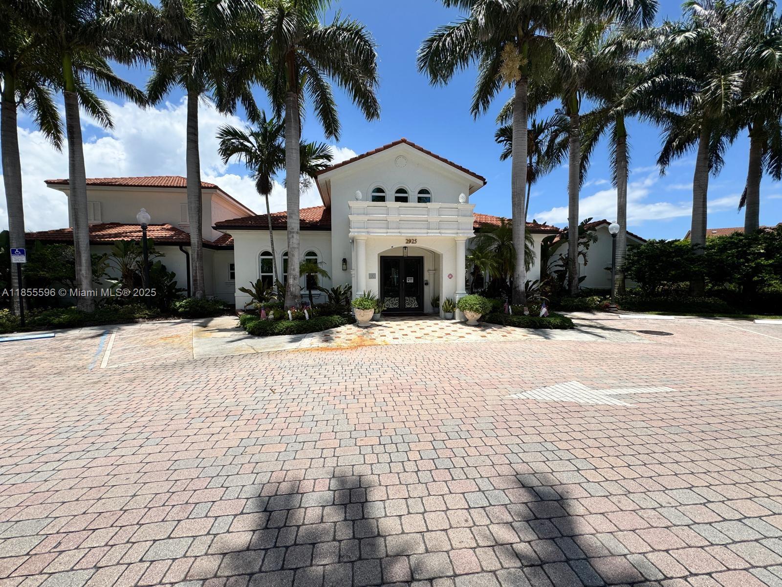 218 Villa Cir #218
