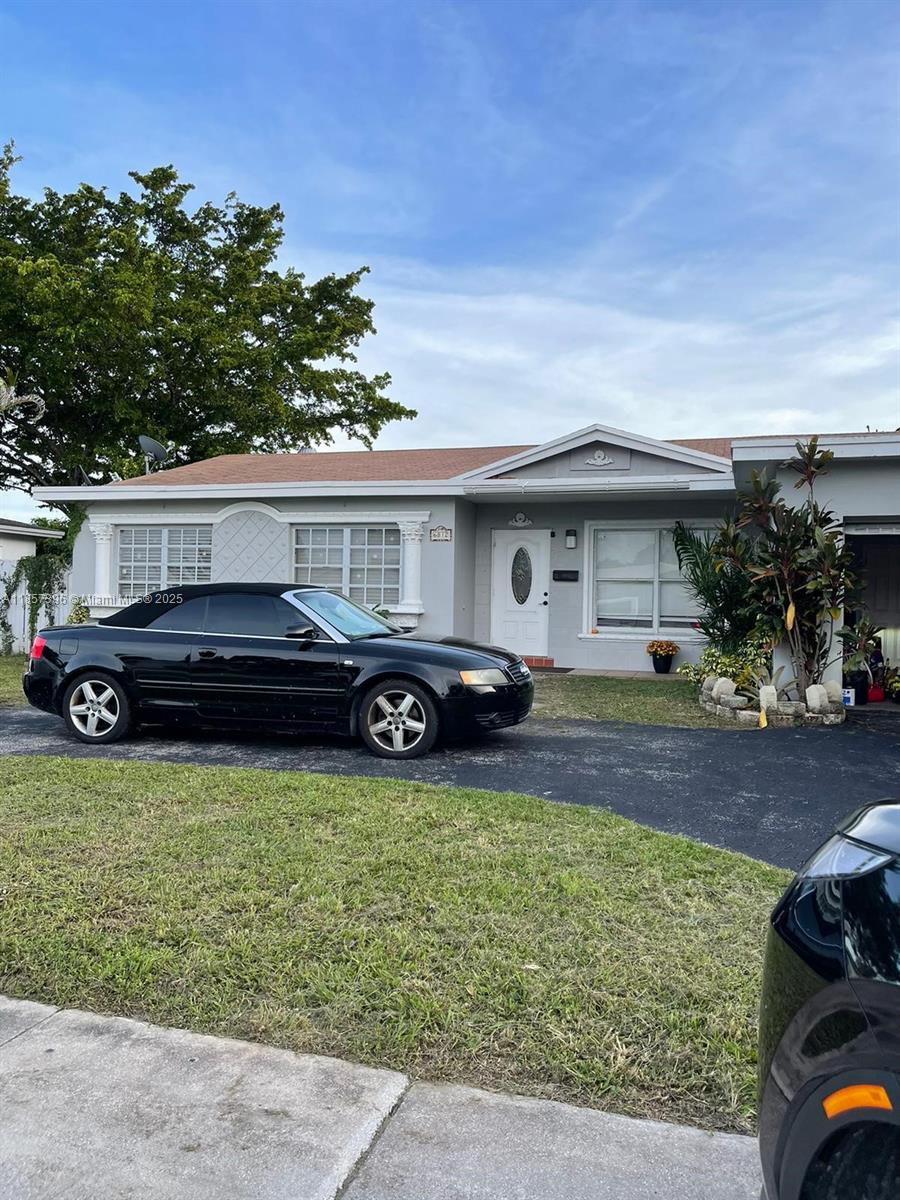 6812 Doral