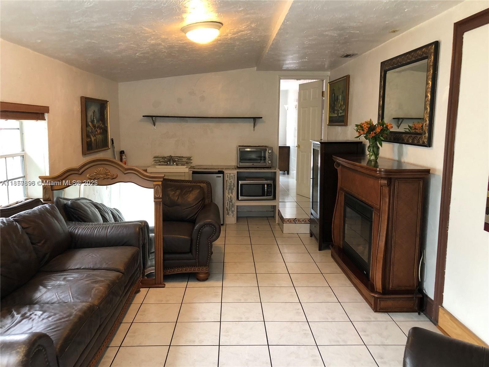 8950 SW 197th St Cutler Bay, FL 33157