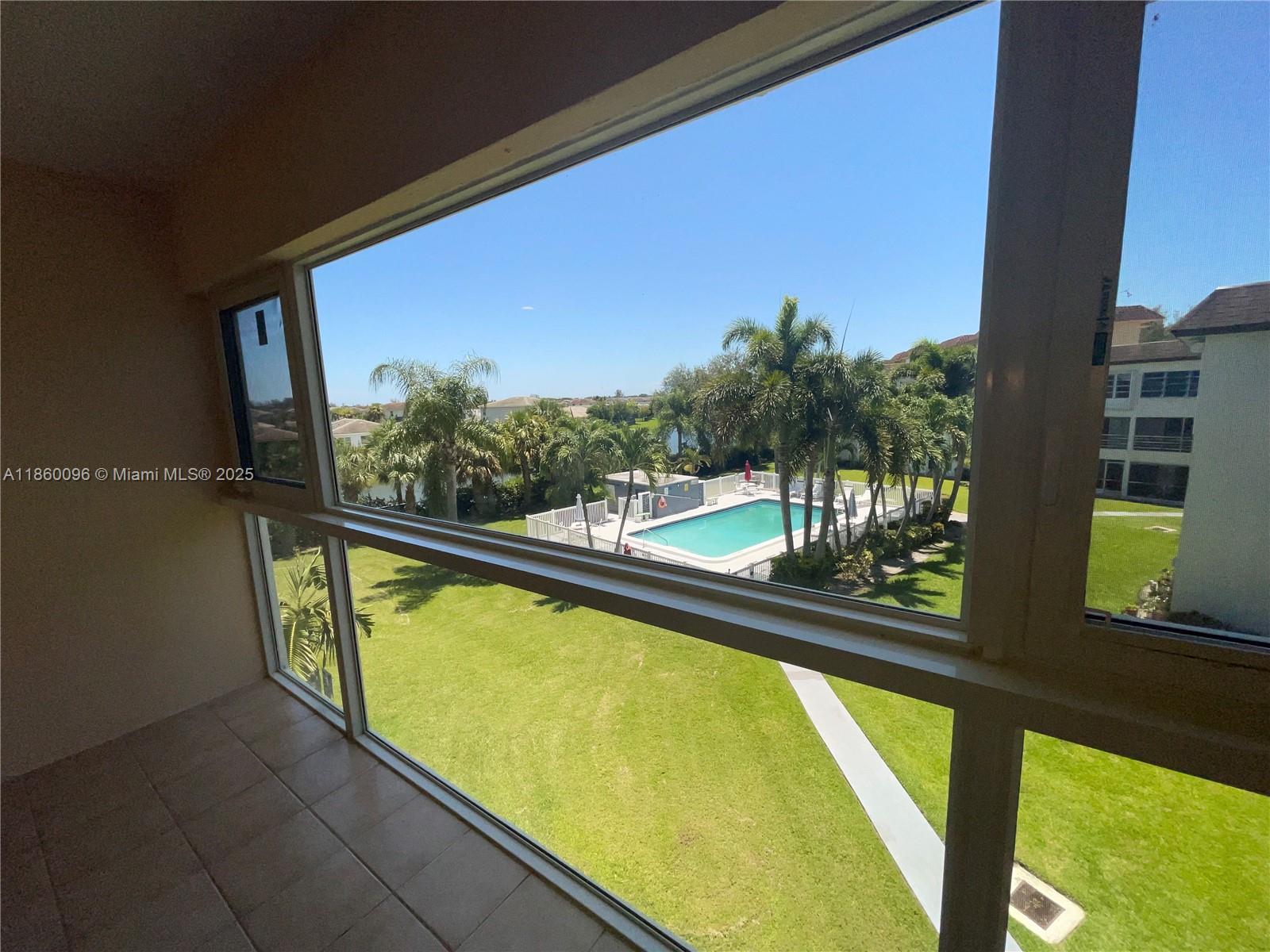 4200 Crystal Lk Dr #304