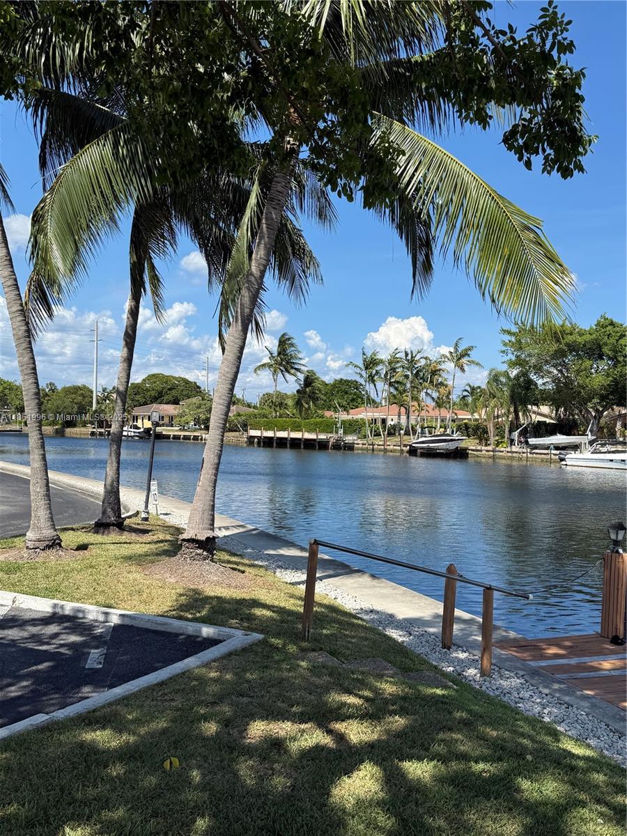 120 Cypress Clb Dr #202