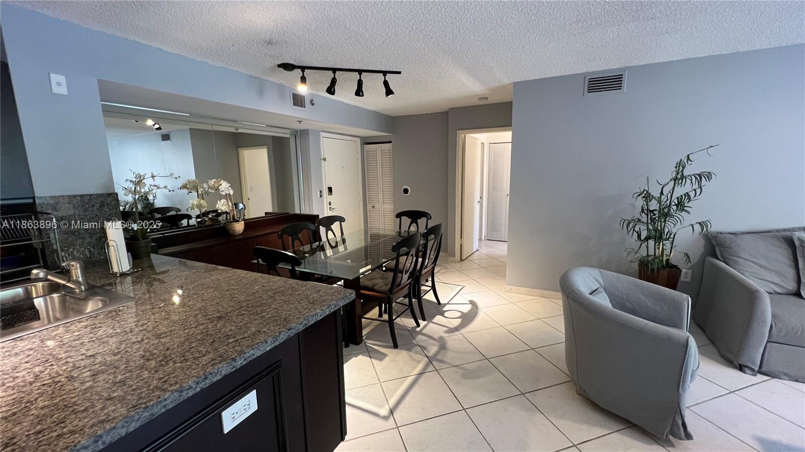 19555 E Country Clb Dr #8305,Aventura, FL 33180