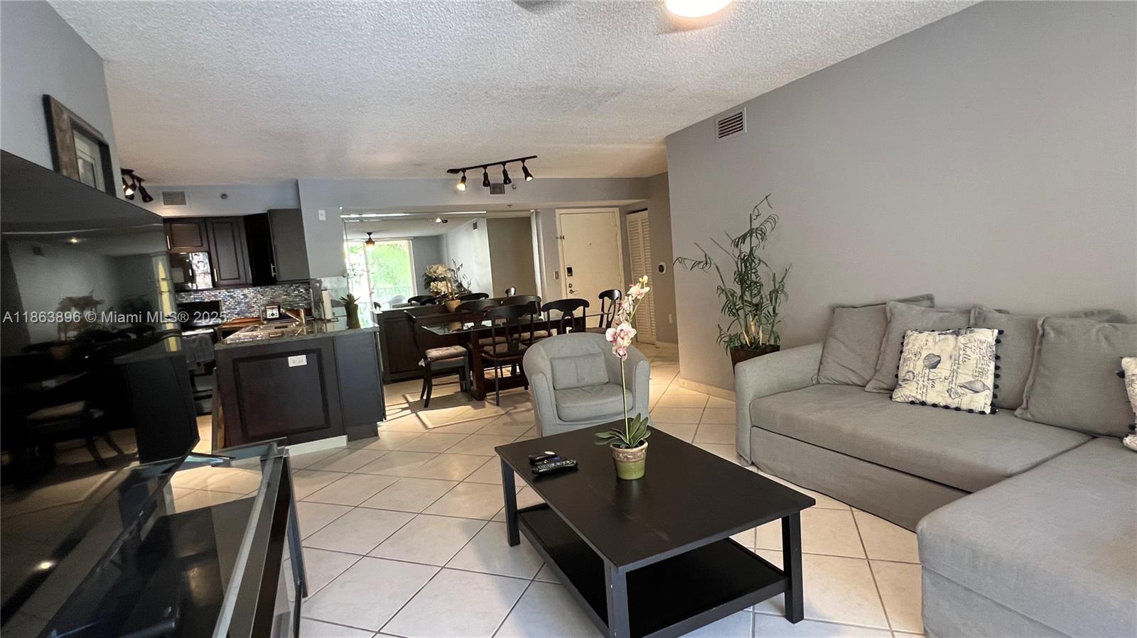 19555 E Country Clb Dr #8305,Aventura, FL 33180