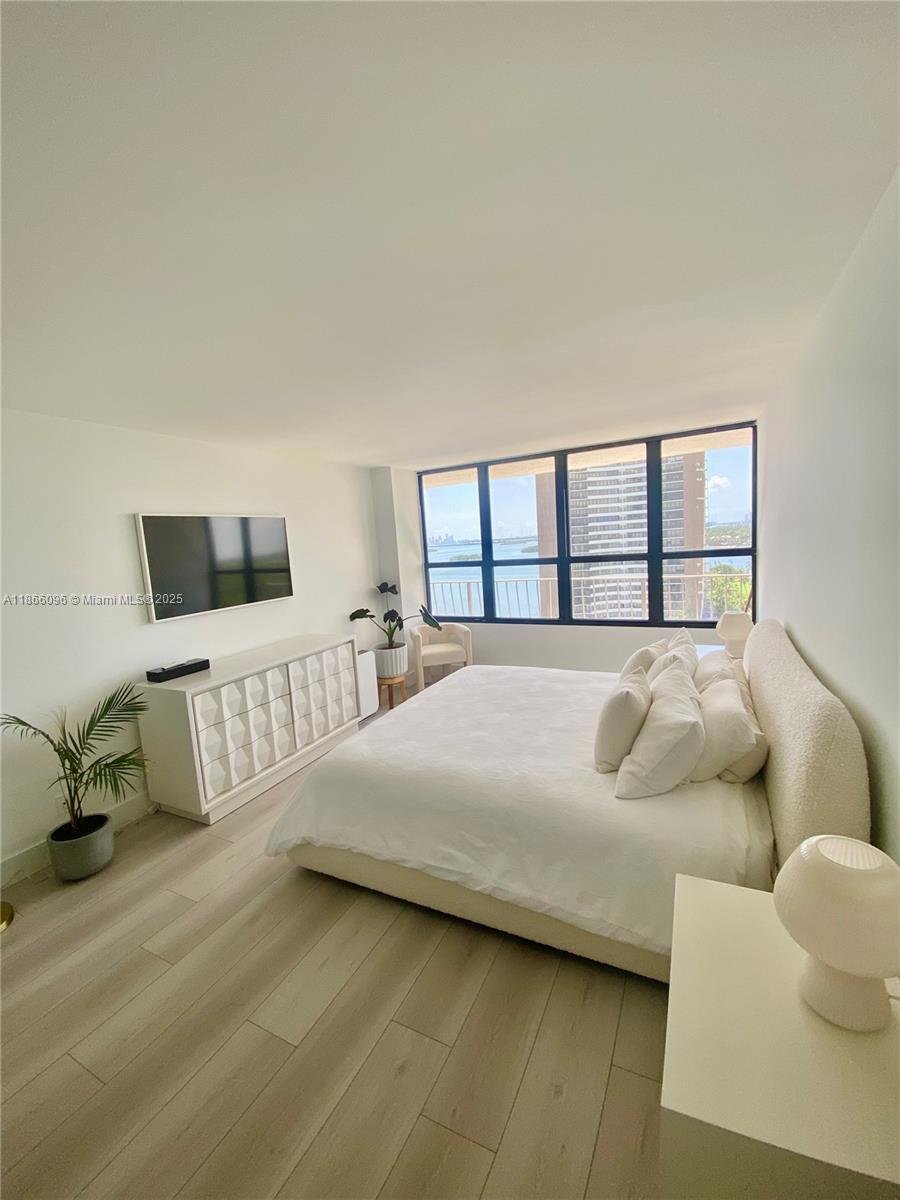 780 NE 69th St #1407 Miami, FL 33138