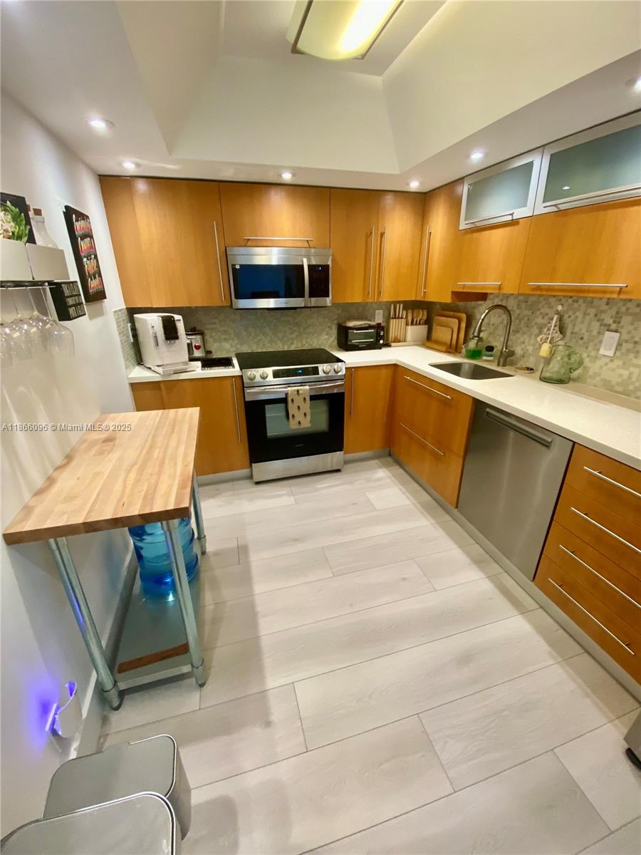 780 NE 69th St #1407 Miami, FL 33138