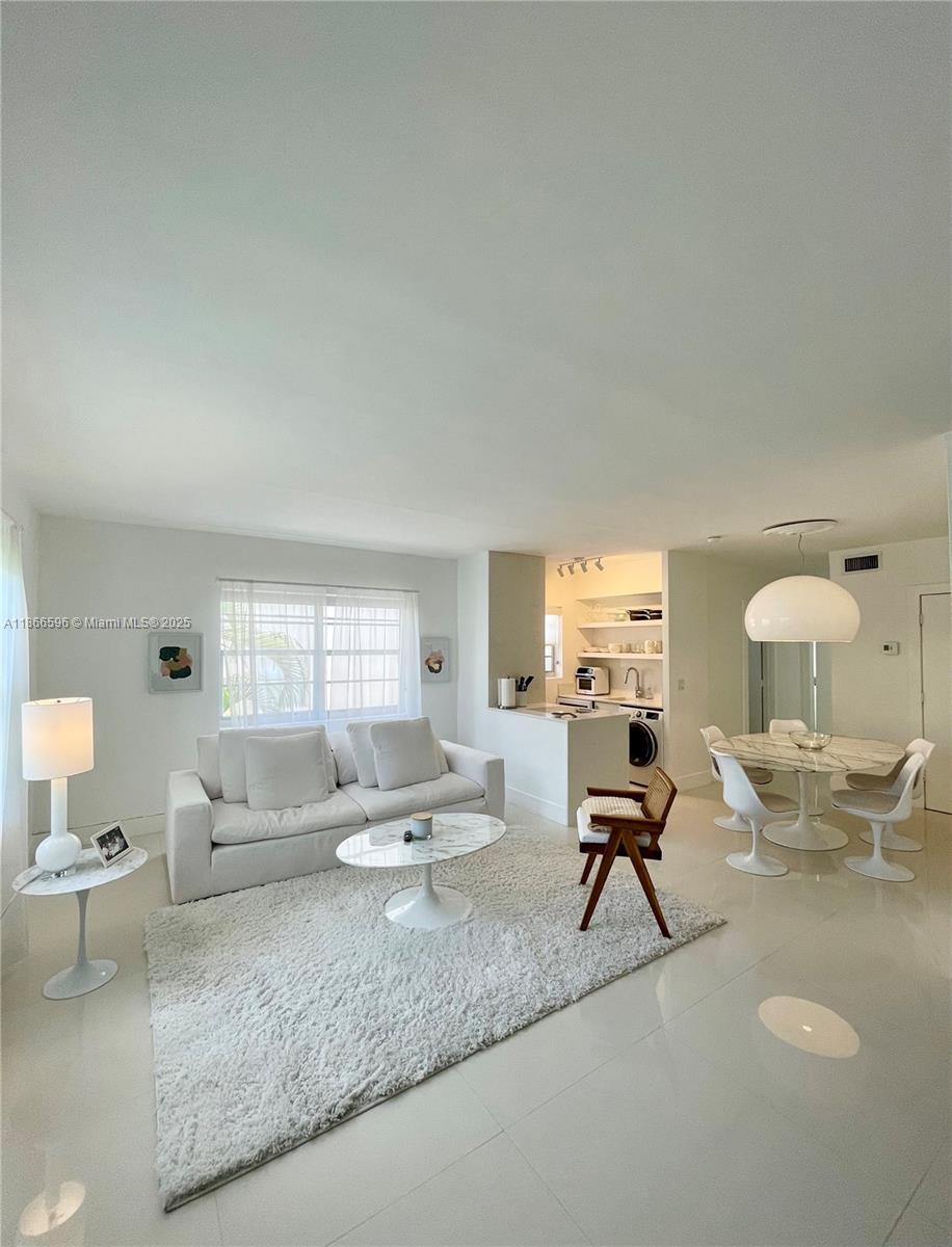 1604 Drexel Ave #209