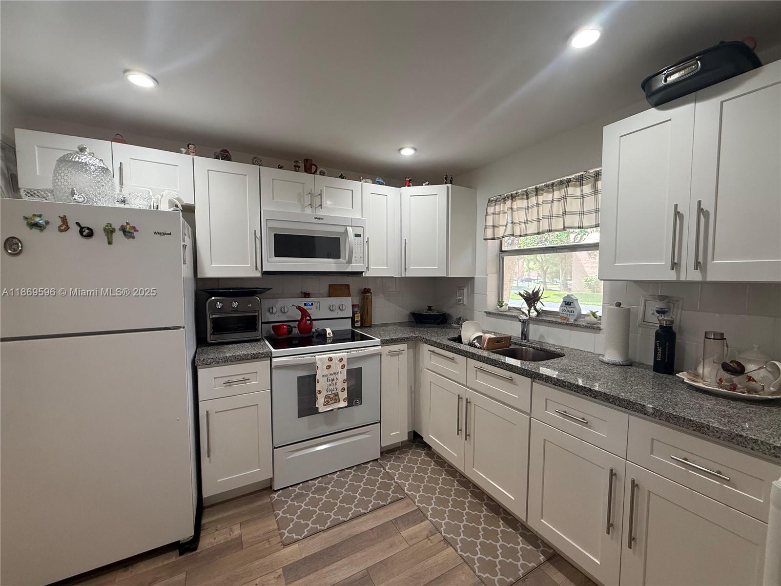 9581 Sunrise Lks Blvd #101