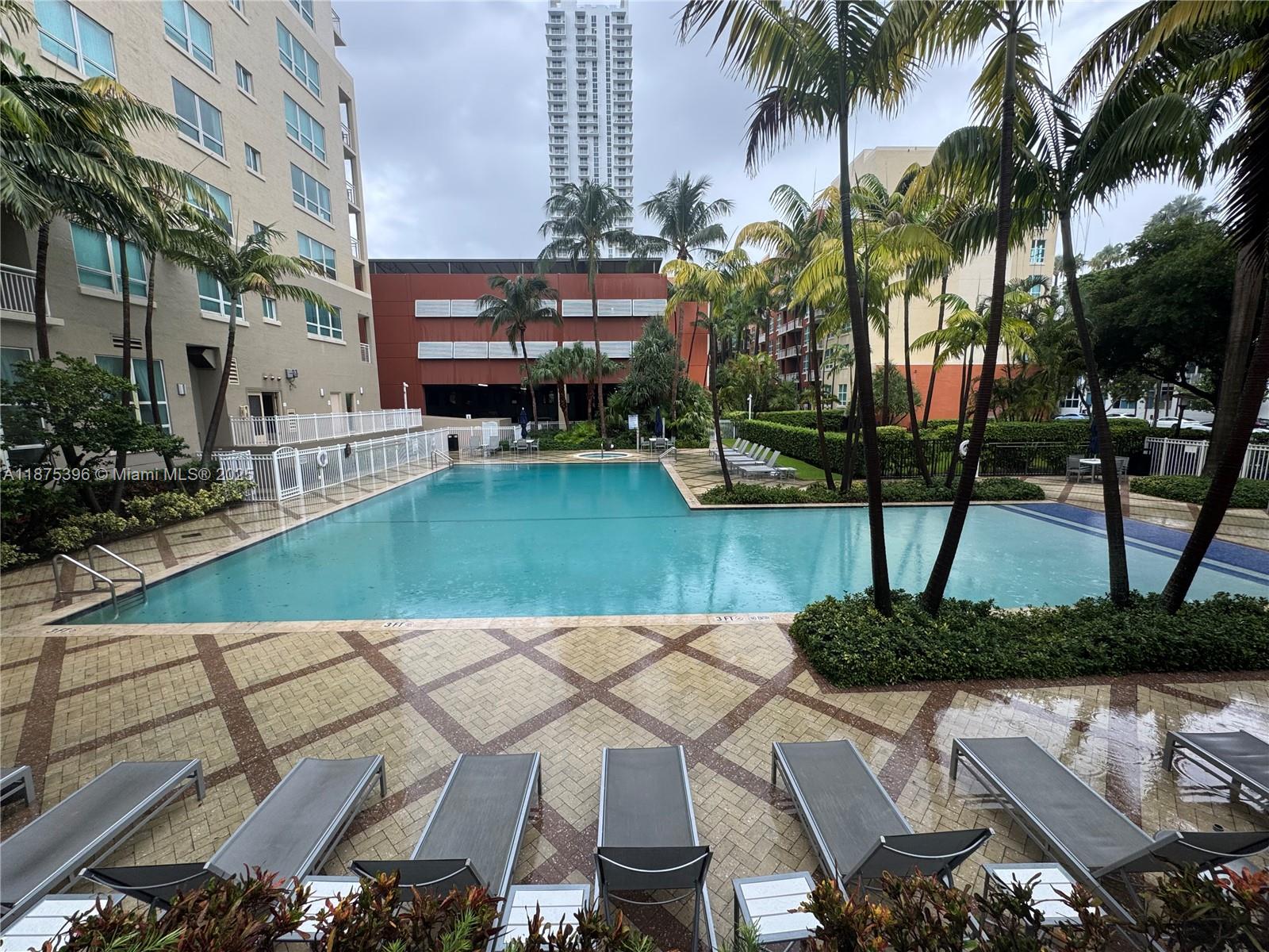 2000 N Bayshore Dr #126