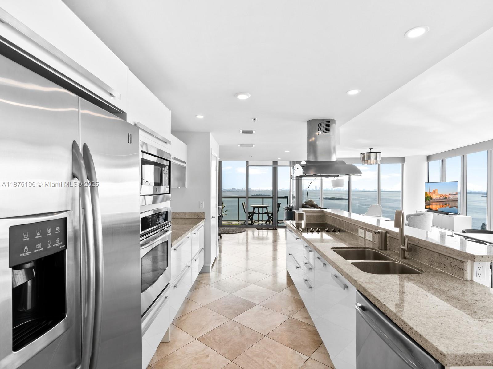 image Blue Condo10