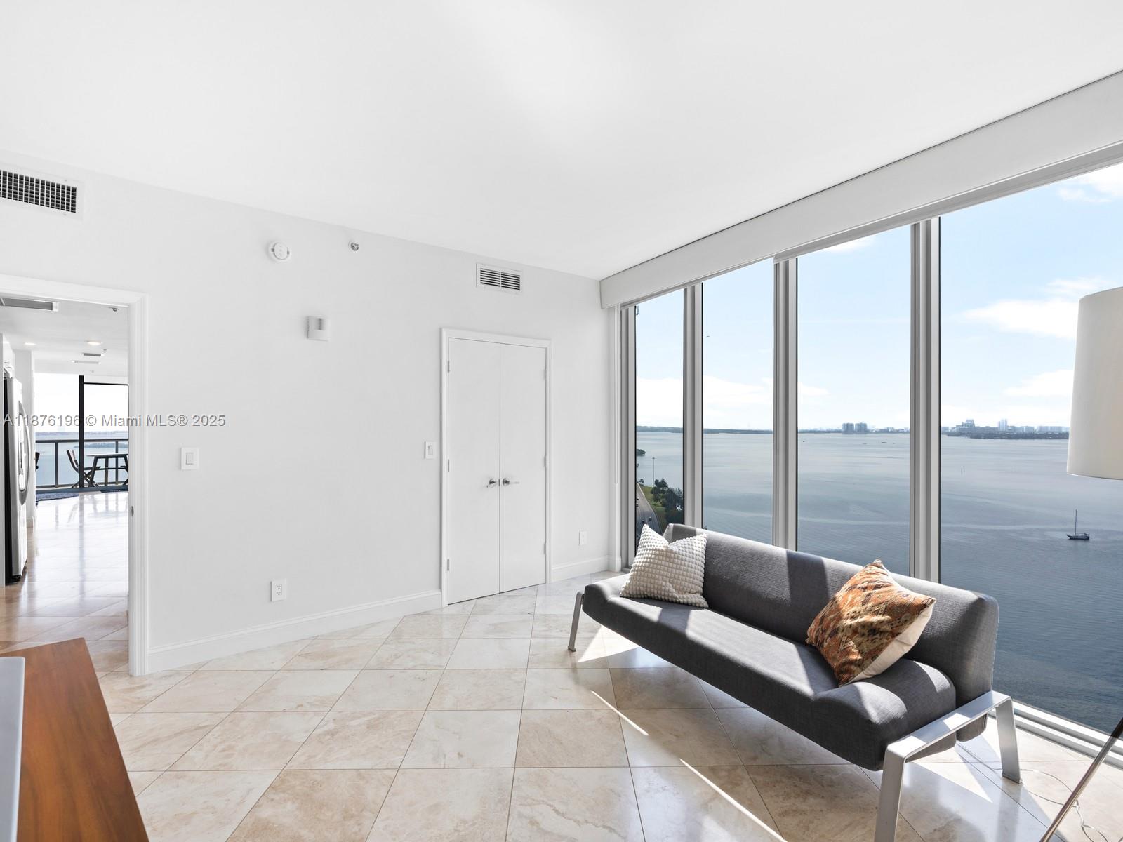 image Blue Condo21