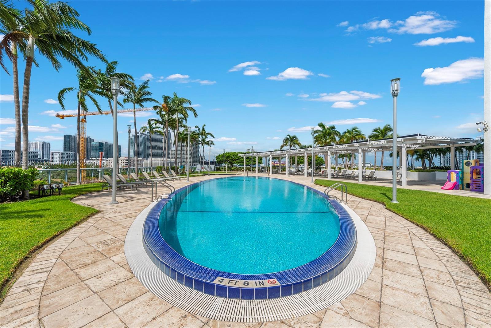 image Blue Condo31
