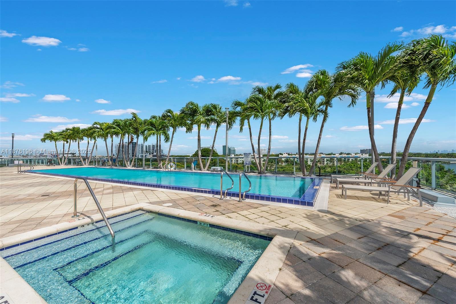 image Blue Condo33