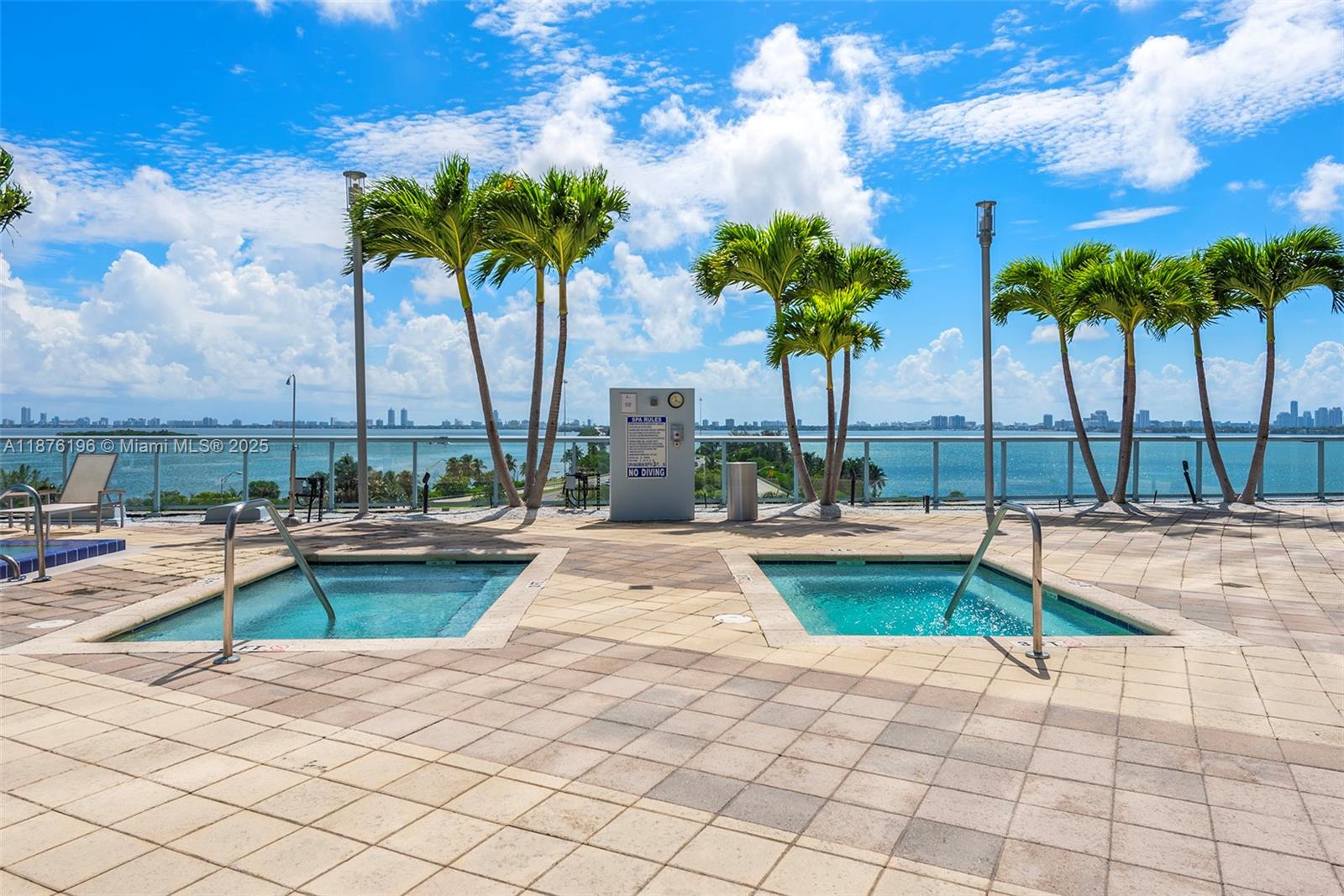 image Blue Condo34
