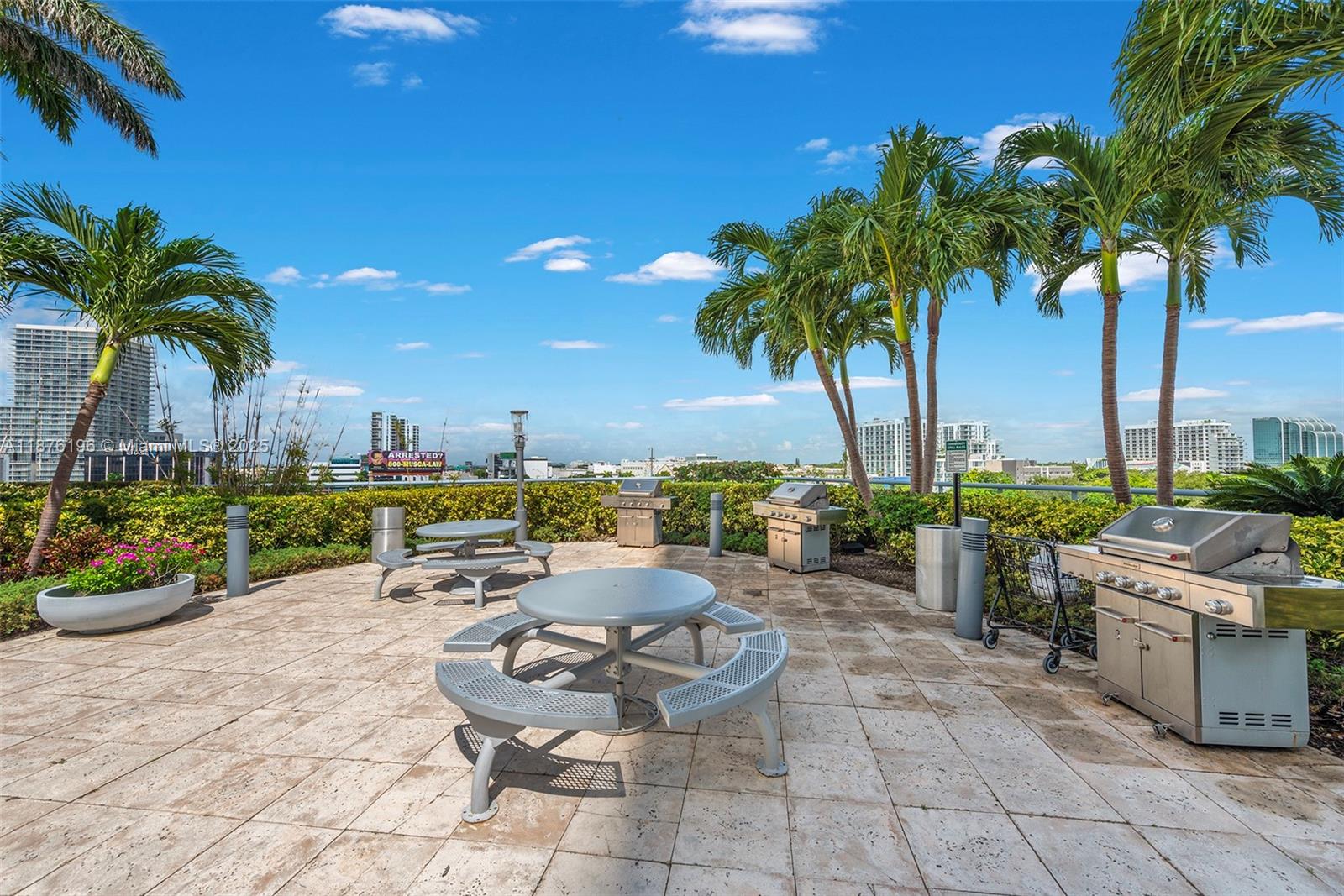 image Blue Condo38