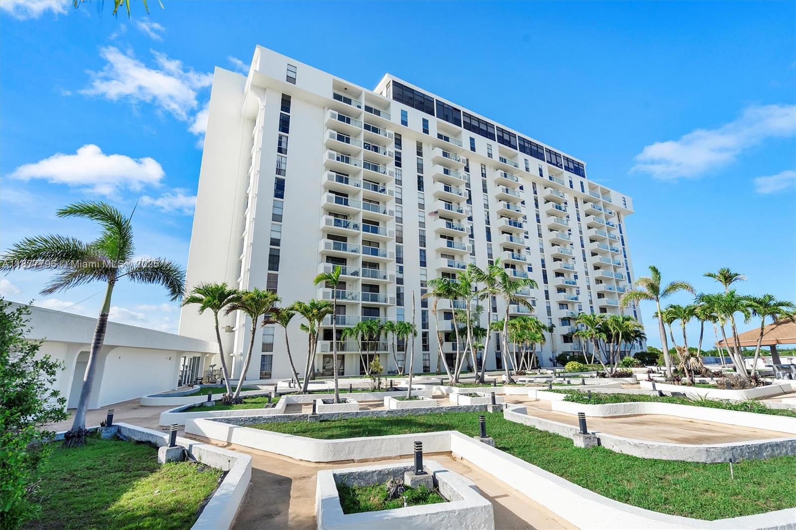 13499 Biscayne Blvd #602