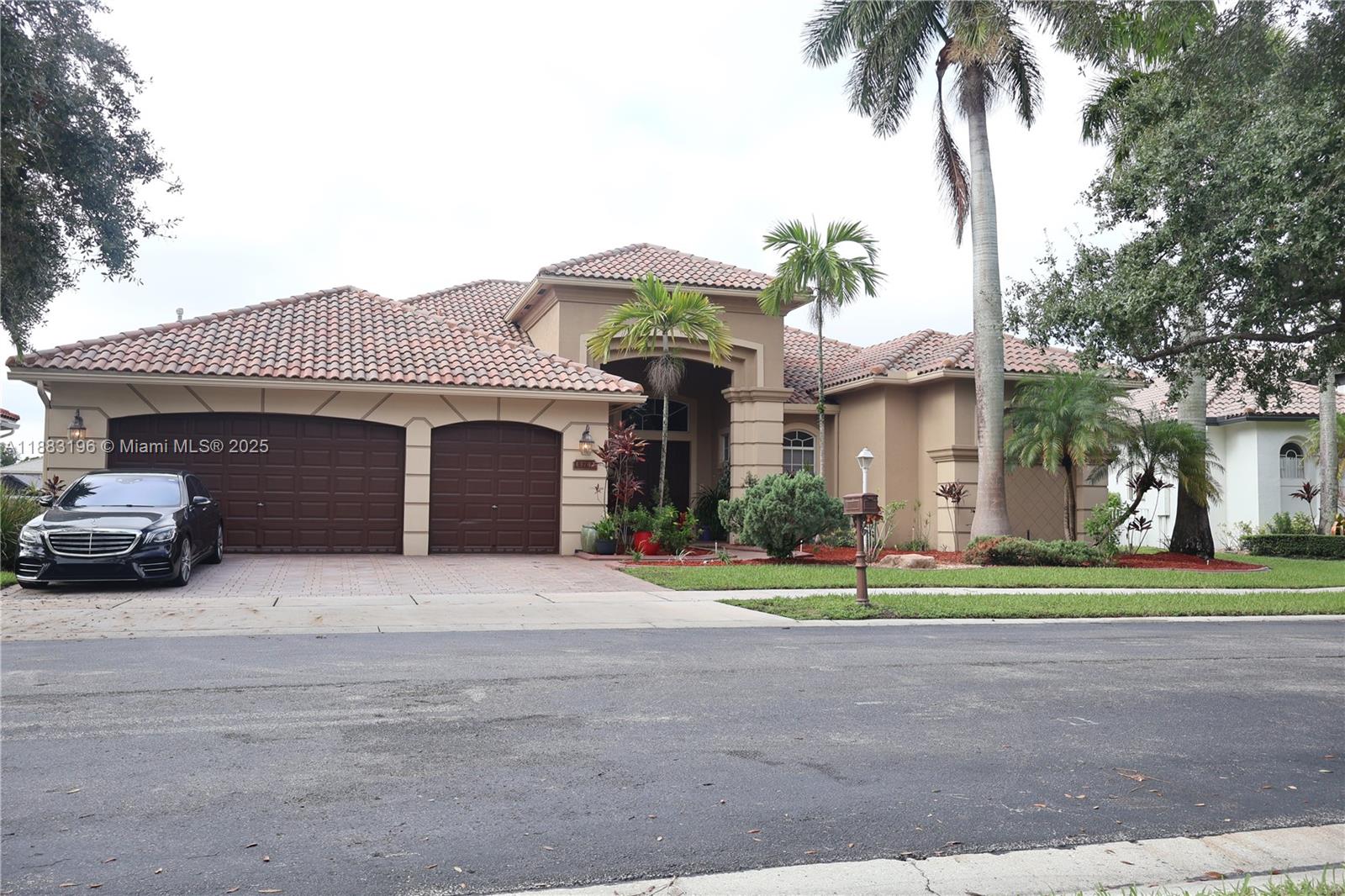 13742 NW 11th Ct Pembroke Pines, FL 33028