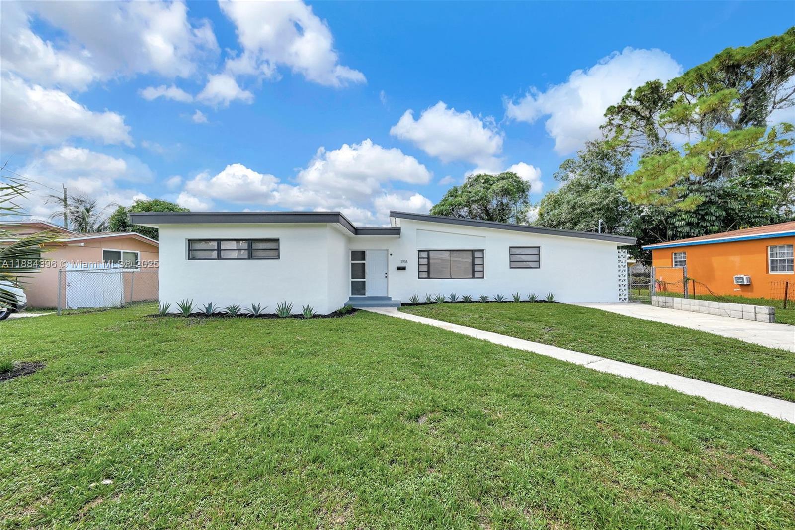 1918 NW 185th St