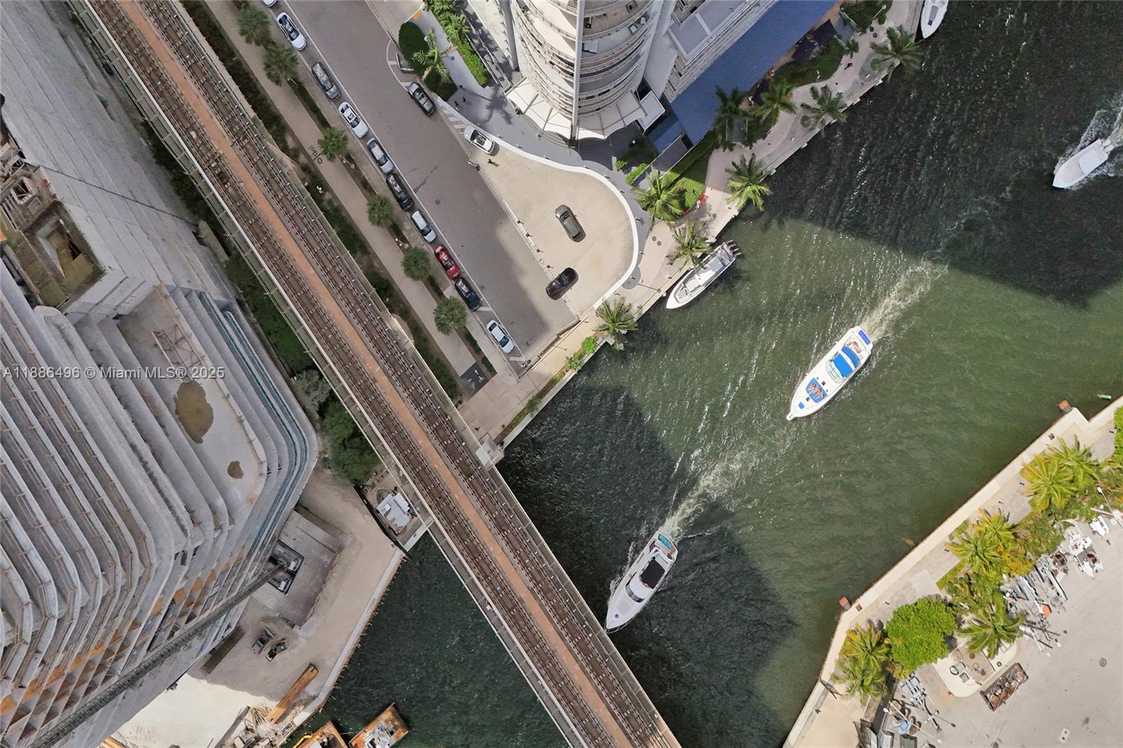 image Neo Vertika Condo12