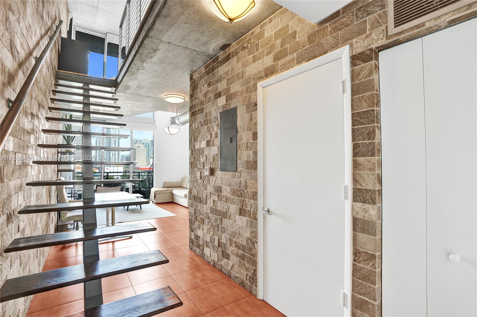 image Neo Vertika Condo1