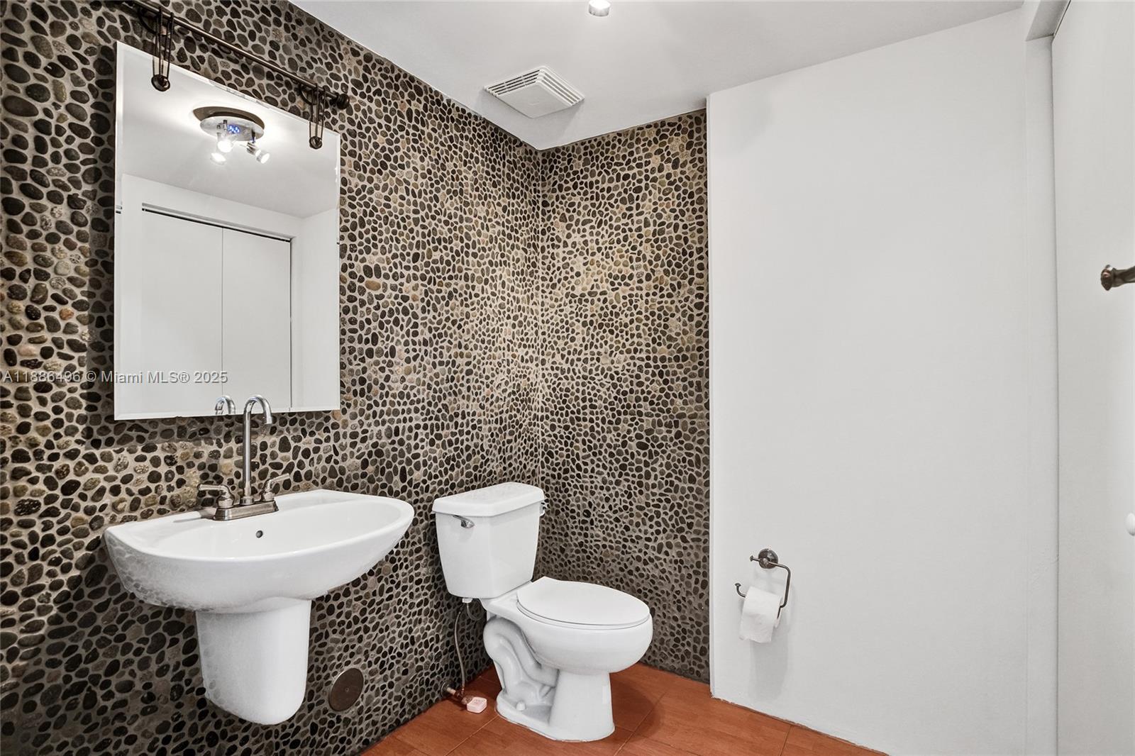 image Neo Vertika Condo5