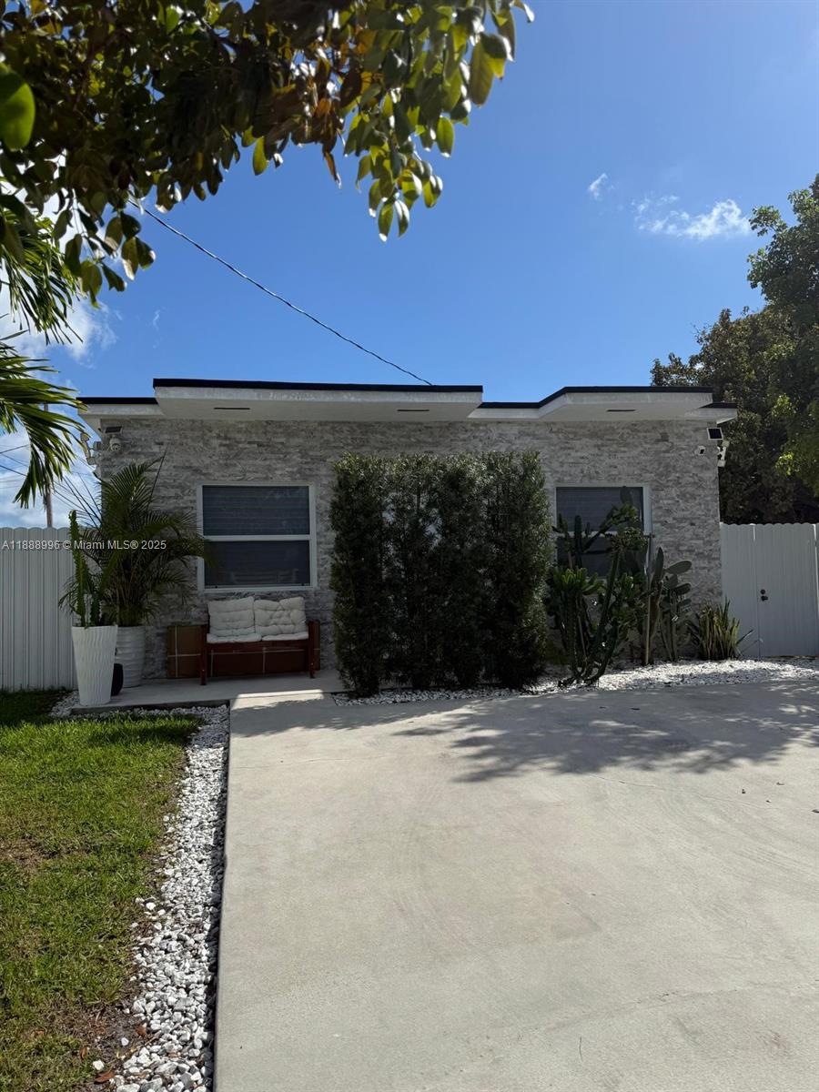 5629 NW 31st Ave