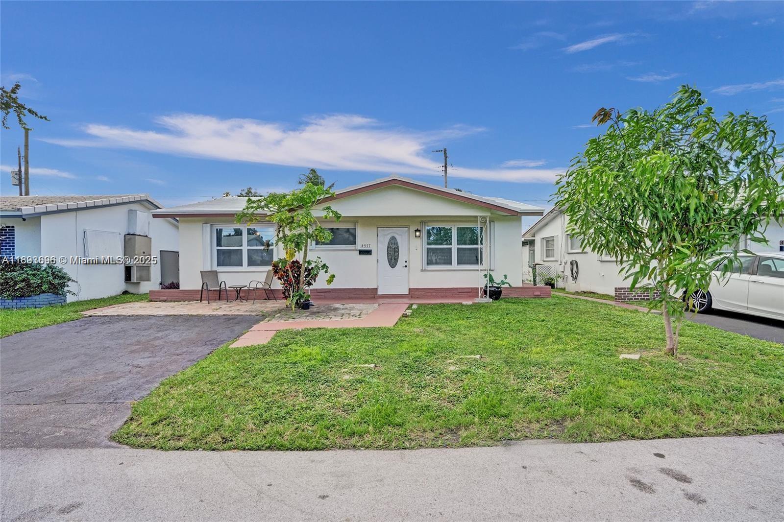 4577 NW 16th Ter