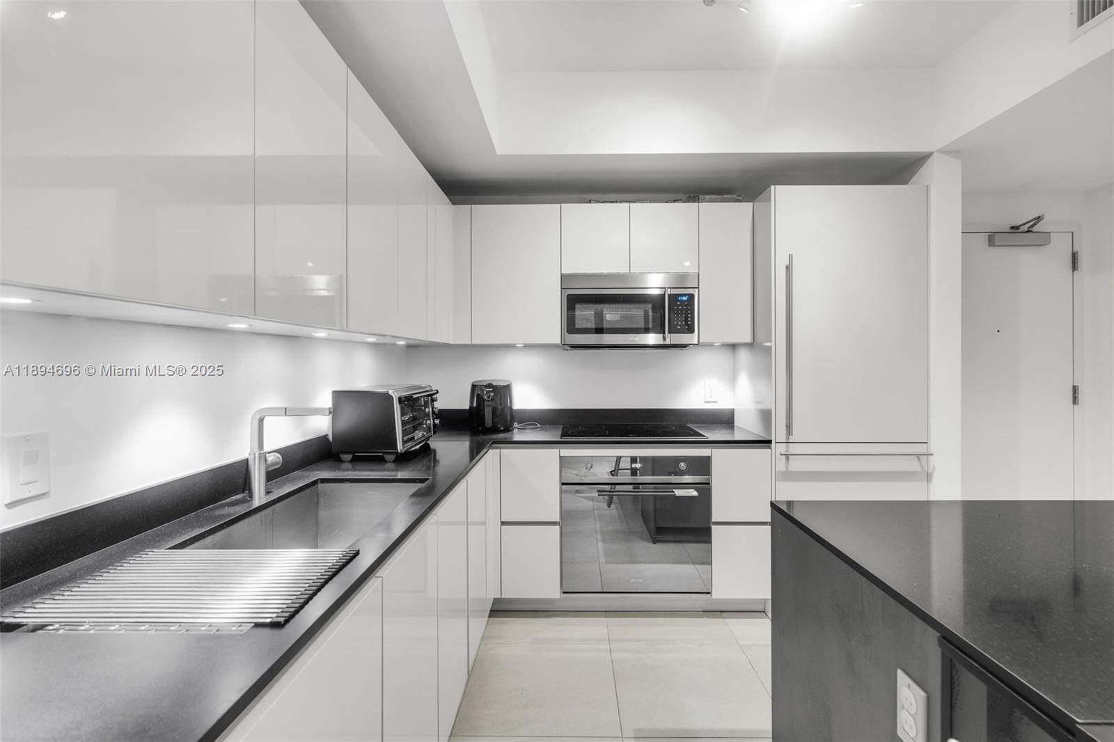 image 1010 Brickell Condo7