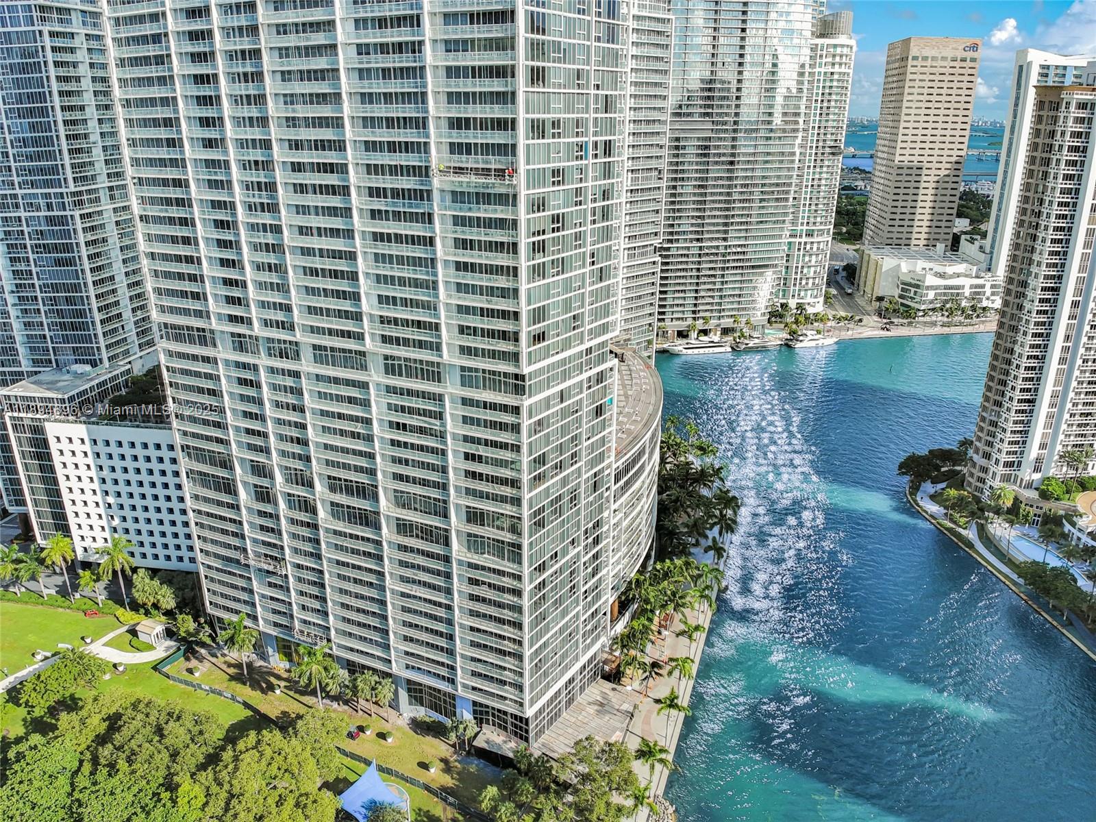 image Icon Brickell21