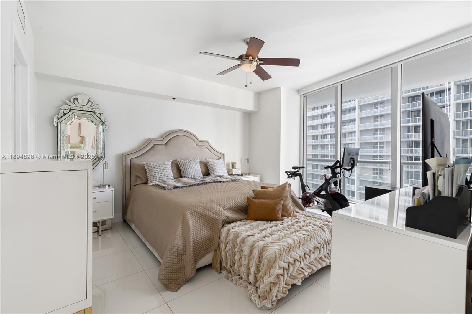 image Icon Brickell8