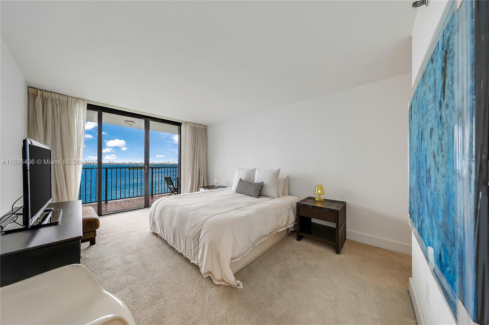 801 N Venetian Dr #903 Miami, FL 33139