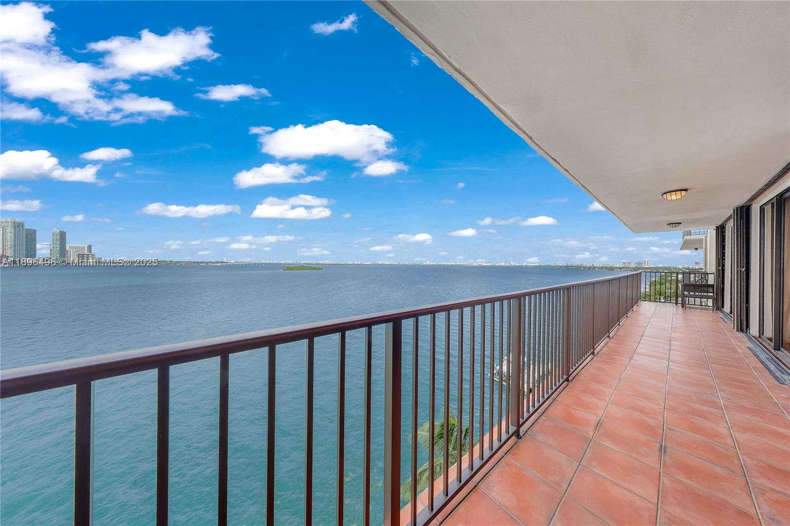 801 N Venetian Dr #903 Miami, FL 33139