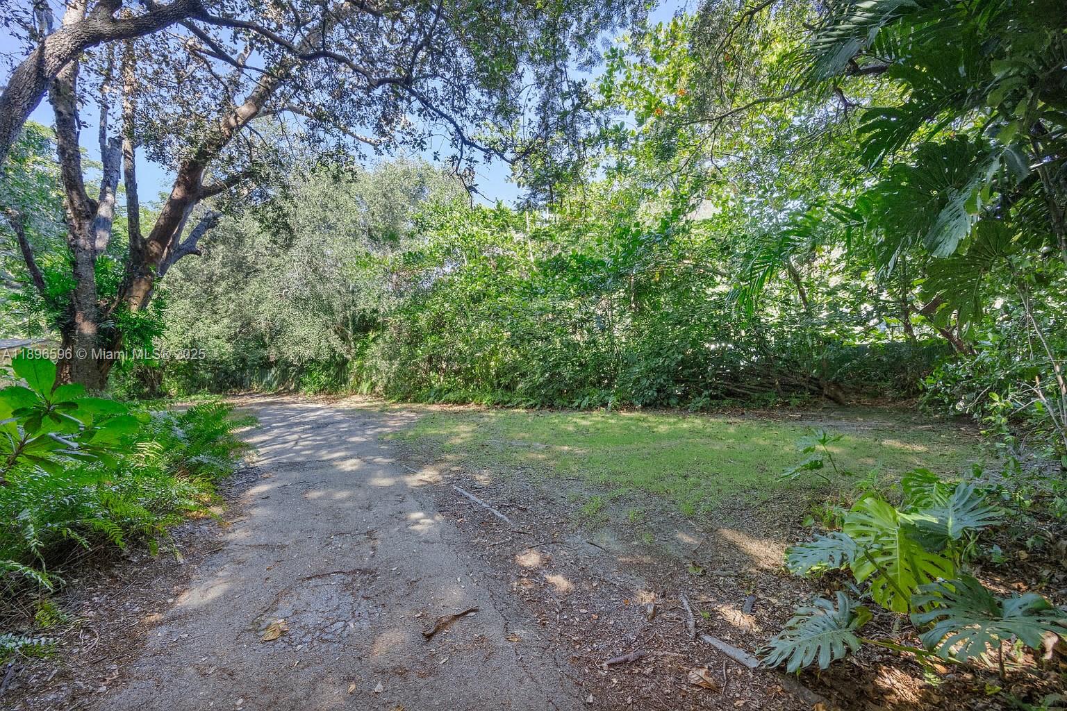 15000 Old Cutler Rd Palmetto Bay, FL 33158