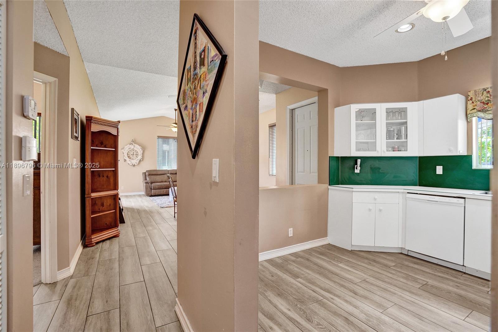 15825 SW 11th St Pembroke Pines, FL 33027