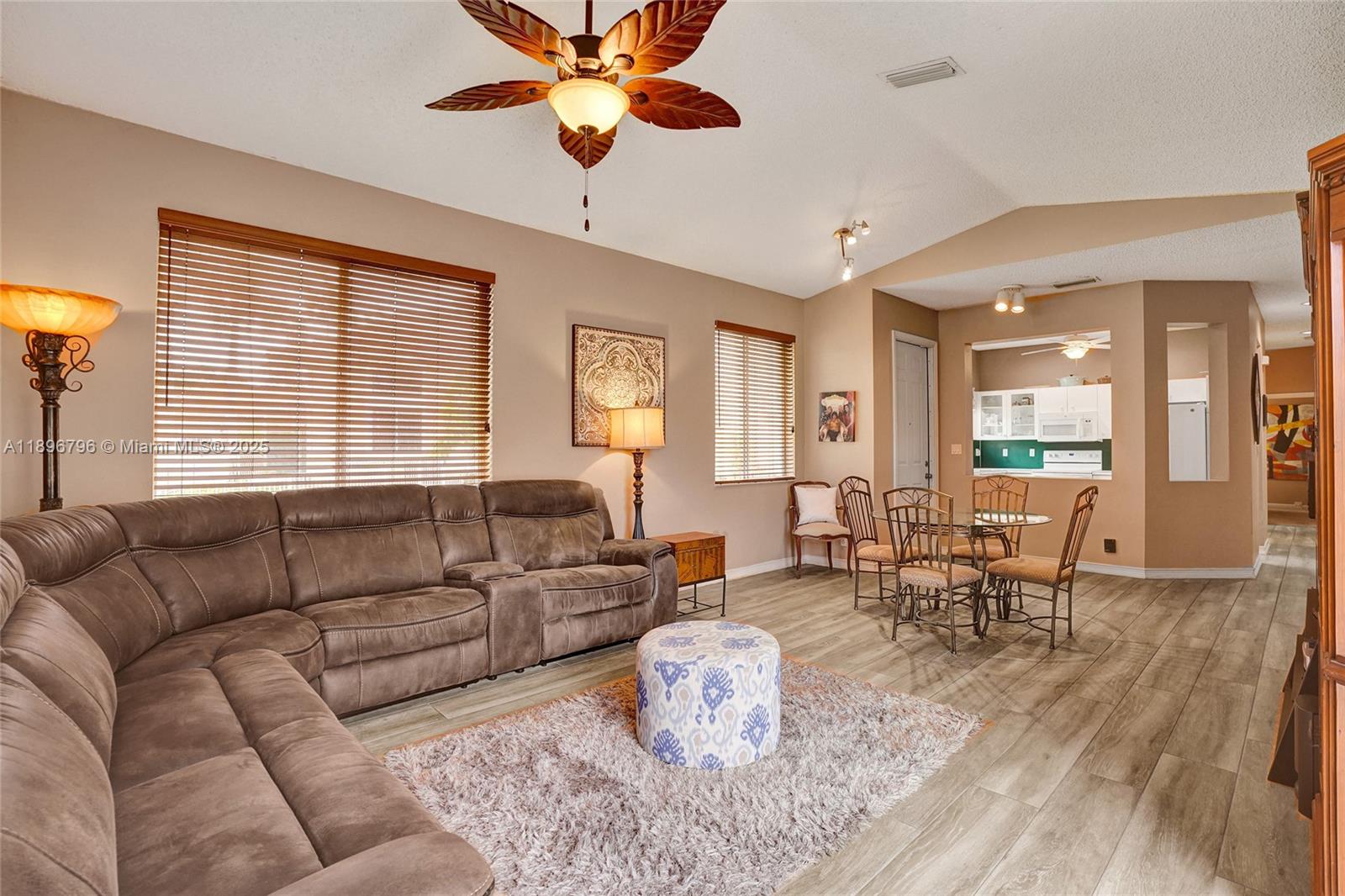 15825 SW 11th St Pembroke Pines, FL 33027