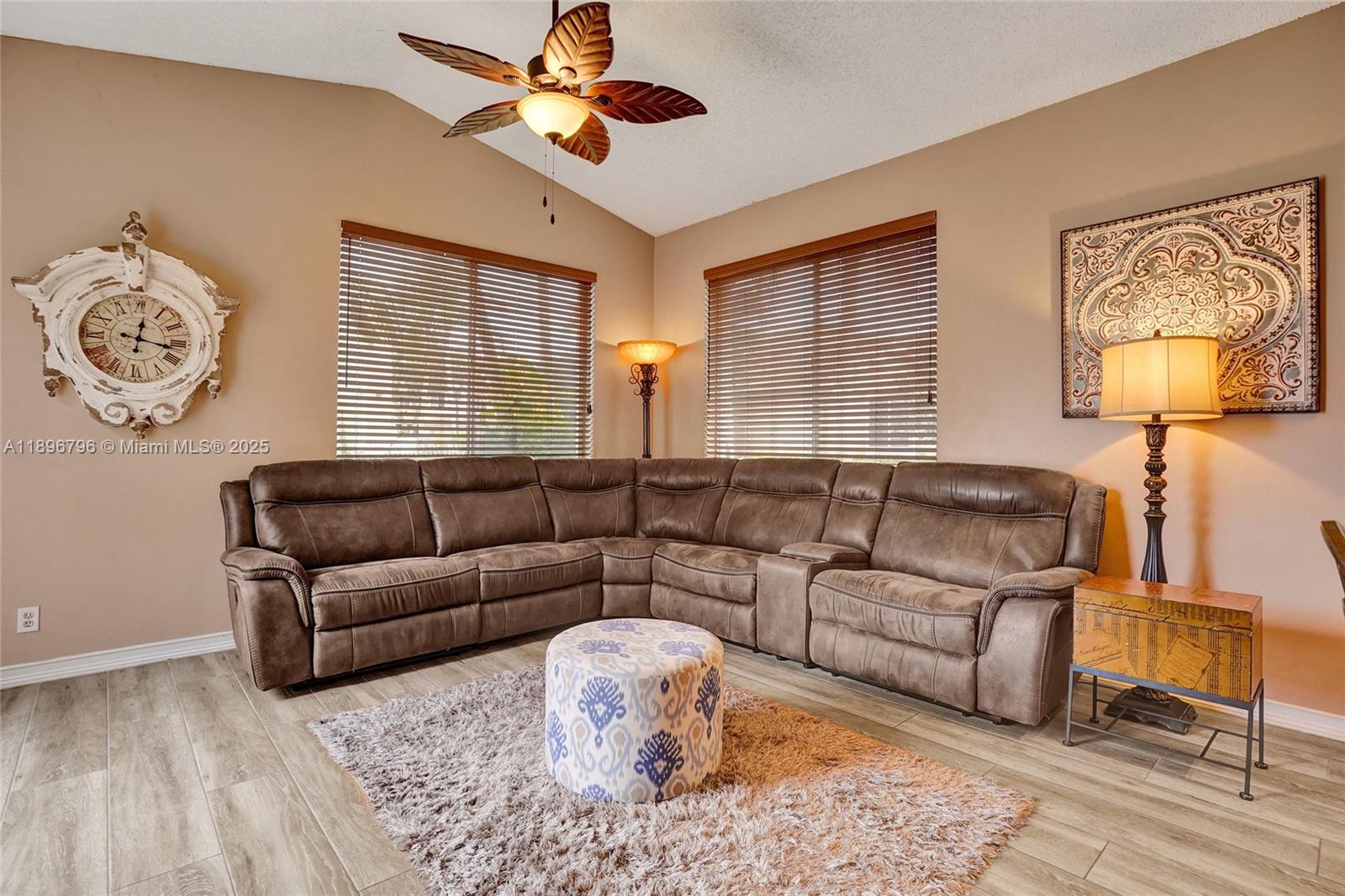 15825 SW 11th St Pembroke Pines, FL 33027