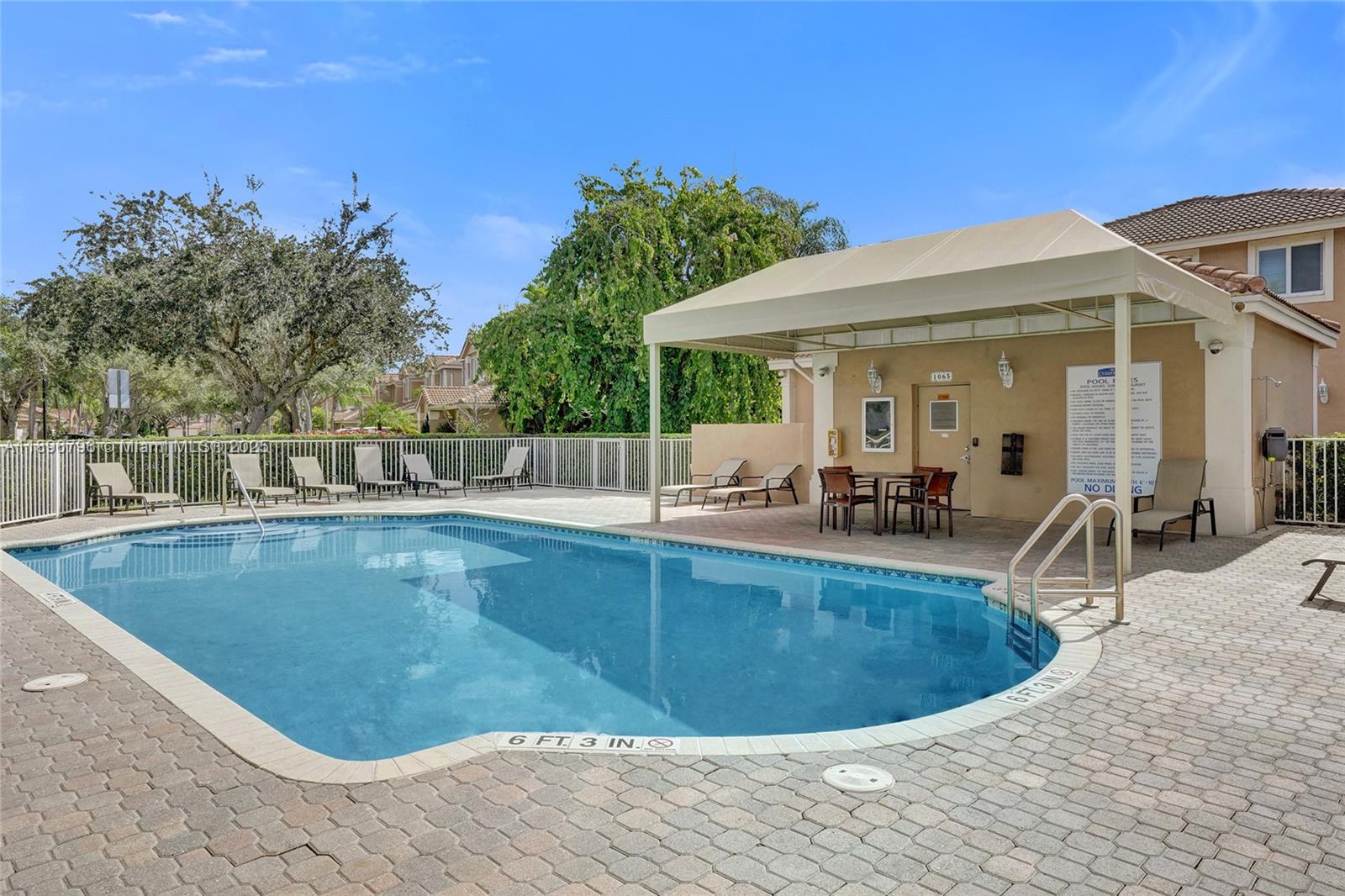 15825 SW 11th St Pembroke Pines, FL 33027