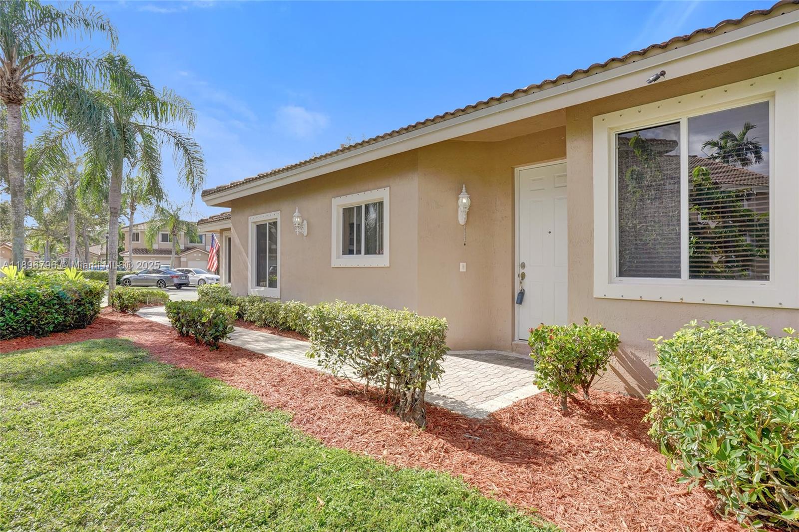 15825 SW 11th St Pembroke Pines, FL 33027