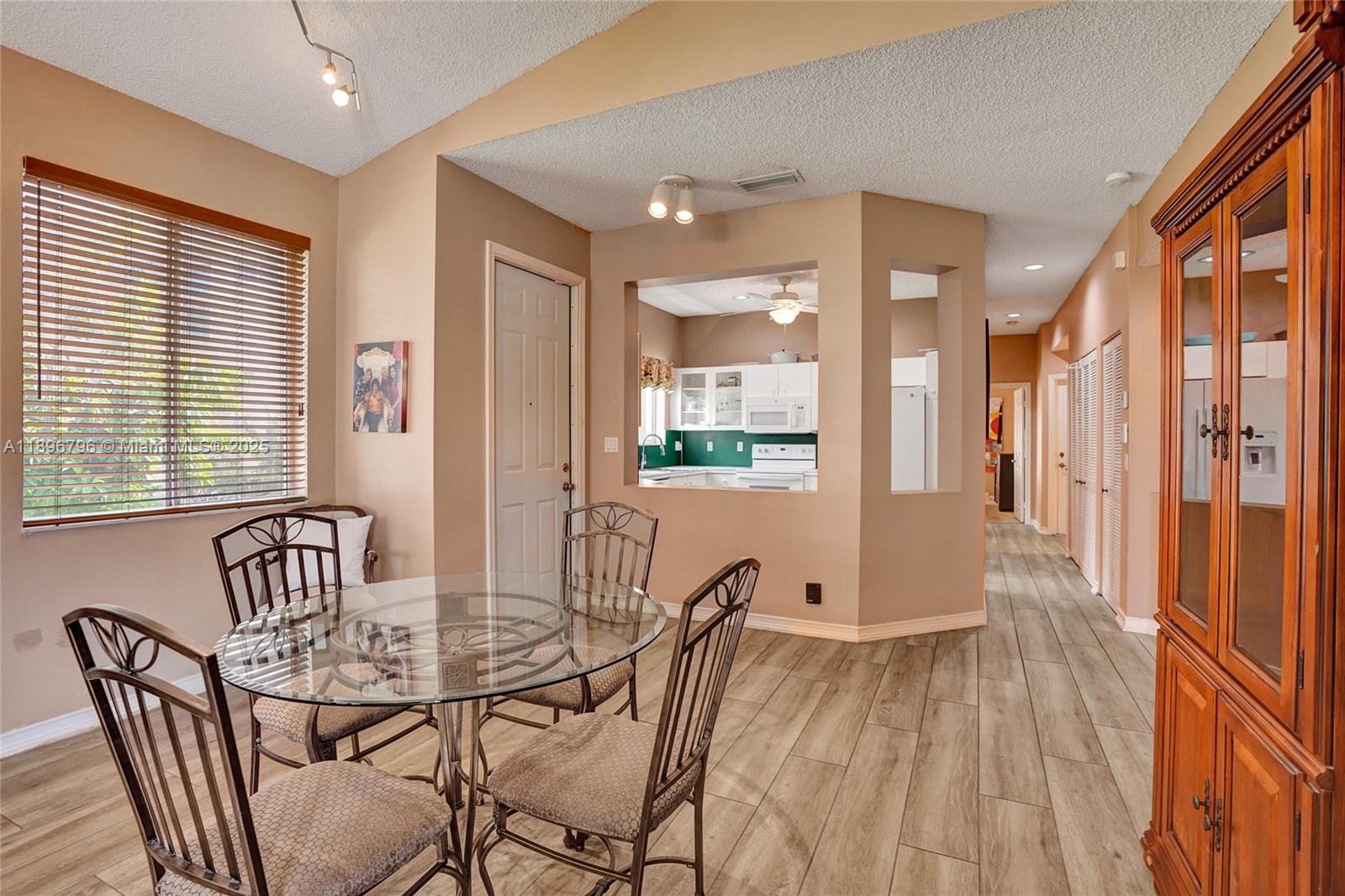 15825 SW 11th St Pembroke Pines, FL 33027