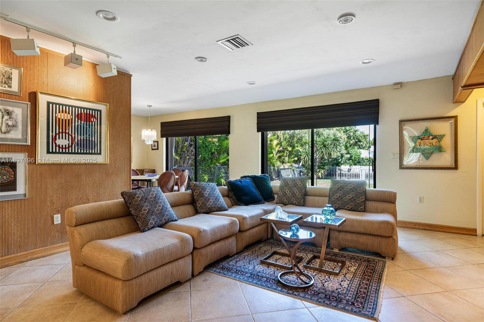 1855 Daytonia Rd Miami Beach, FL 33141