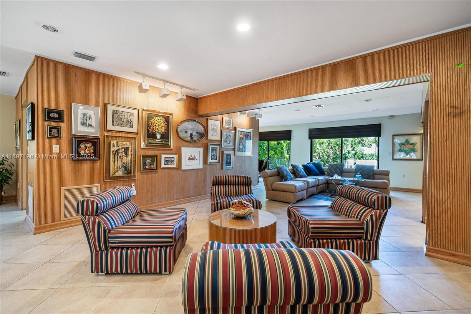 1855 Daytonia Rd Miami Beach, FL 33141