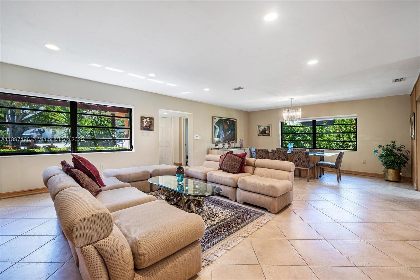 1855 Daytonia Rd Miami Beach, FL 33141