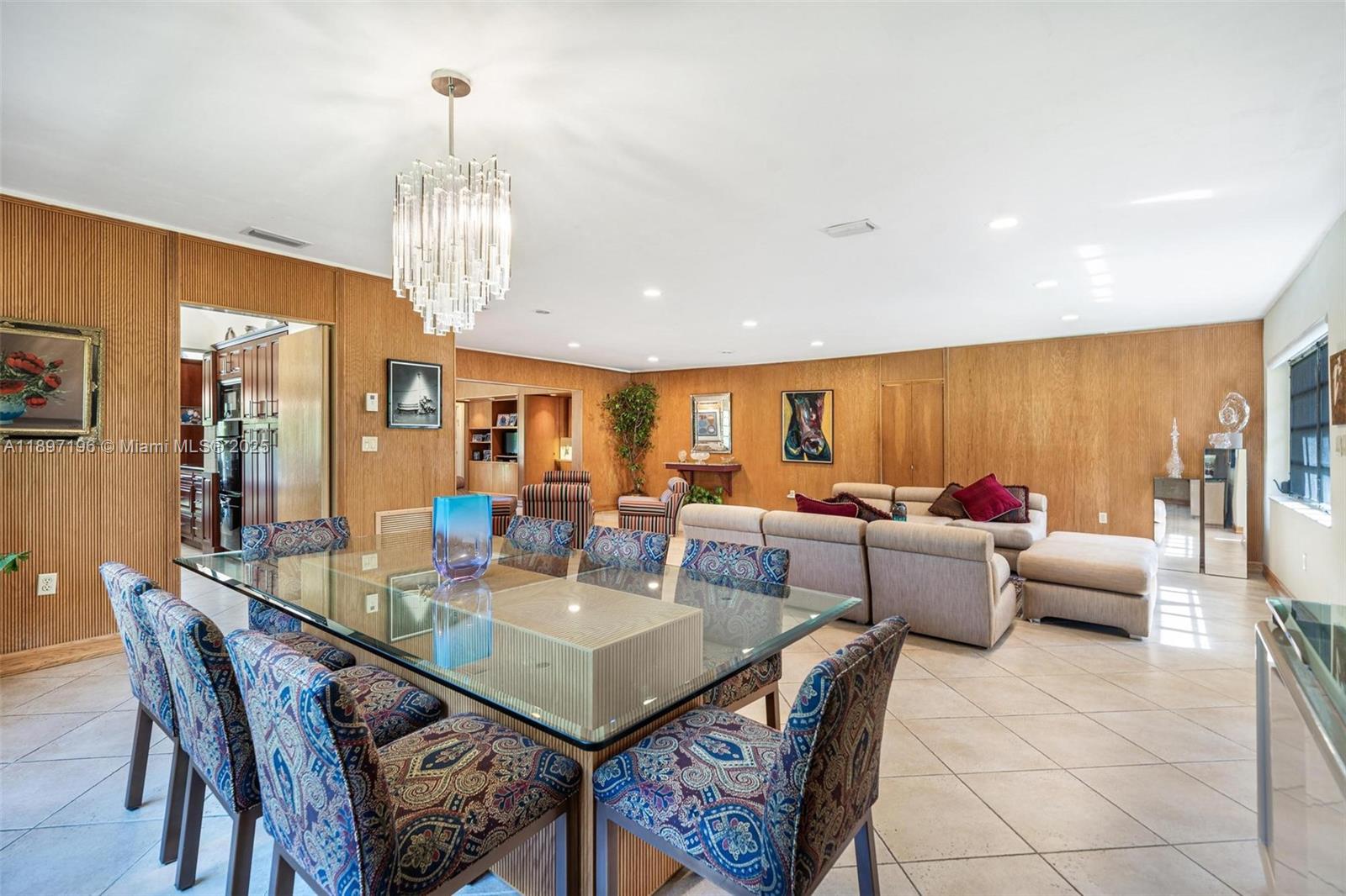 1855 Daytonia Rd Miami Beach, FL 33141