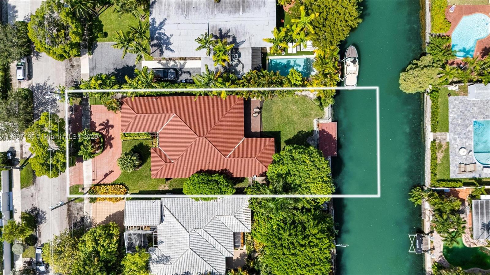 1855 Daytonia Rd Miami Beach, FL 33141