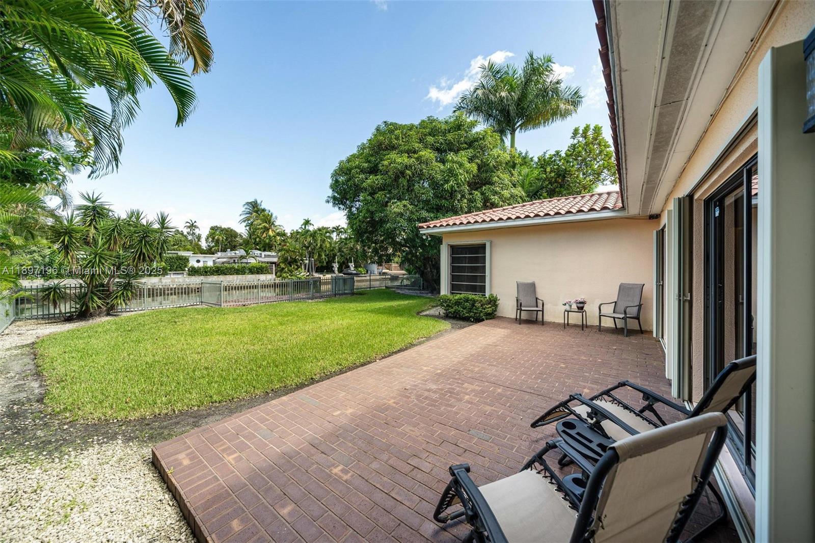 1855 Daytonia Rd Miami Beach, FL 33141