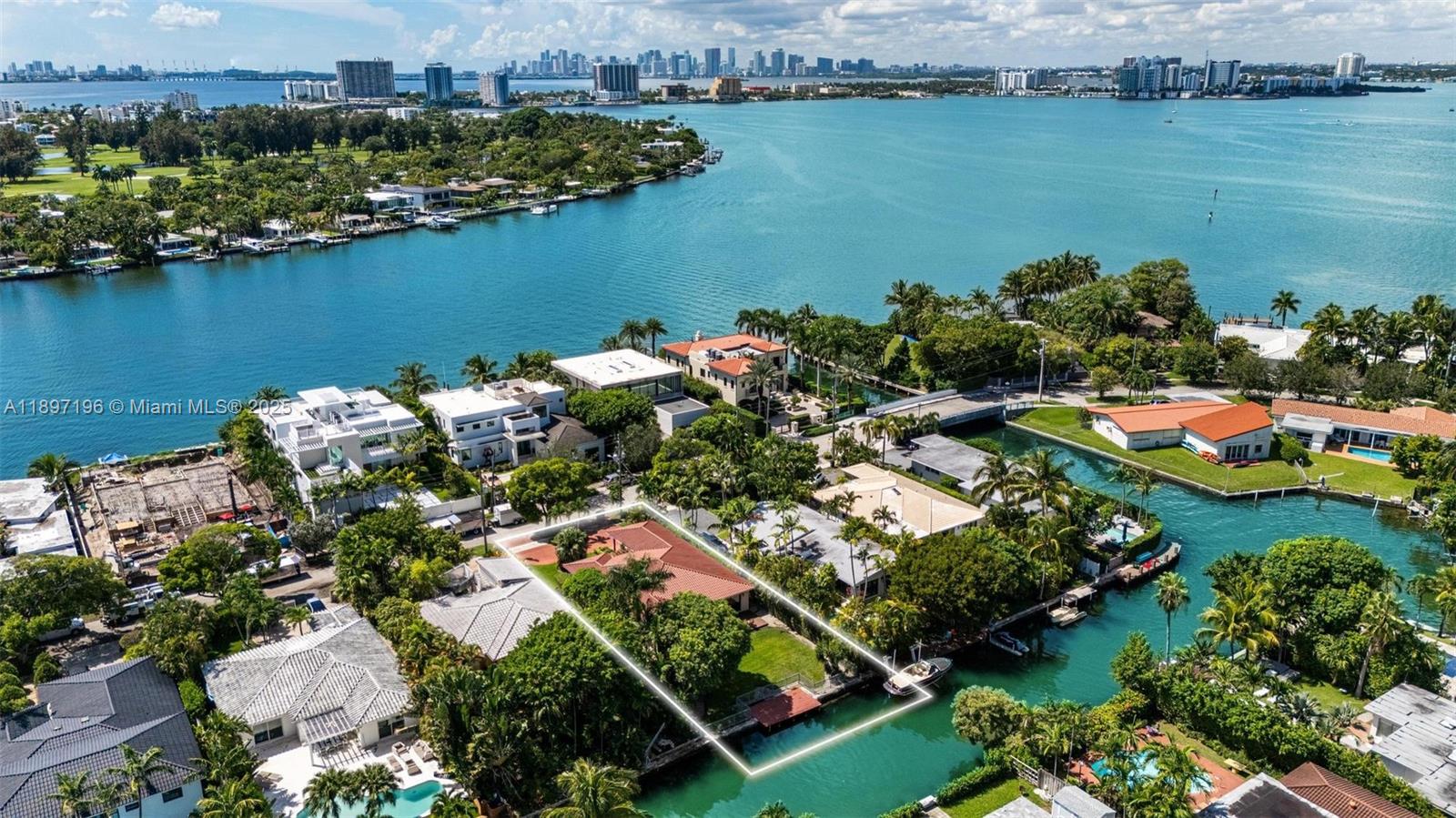 1855 Daytonia Rd Miami Beach, FL 33141