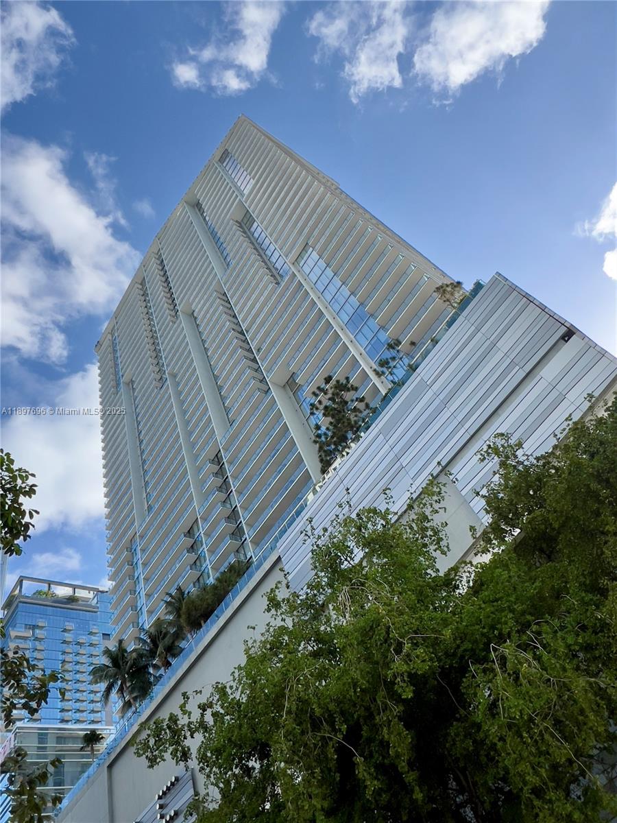 68 SE 6th St #3611